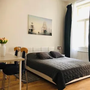 https://modern-cozy-apartment-in-central-prague.praguehotelsweb.com